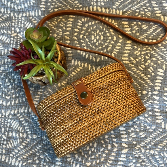 Woven Tan Crossbody Bag - Picture 3 of 5